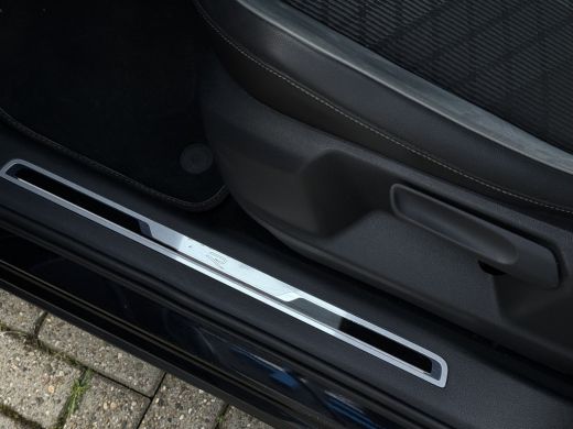 Volkswagen Tiguan 1.5 TSI R-Line Elektr. Trekhaak, App Carplay ActivLease financial lease