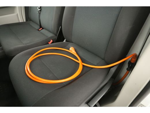 Volkswagen Transporter 2.0 TDI 140PK L1H1 | Koelwagen 0&deg; | Nachtkoeling | 3-Zits | Airco | Parkeersens. ActivLease financial lease