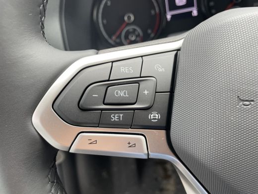 Volkswagen Transporter 2.0 TDI 150 pk L2H1 28 | App connect | PDC | Cruise | Handgeschakeld ActivLease financial lease