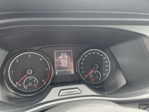 Volkswagen Transporter 2.0 TDI 150 pk L2H1 28 | App connect | PDC | Cruise | Handgeschakeld ActivLease financial lease