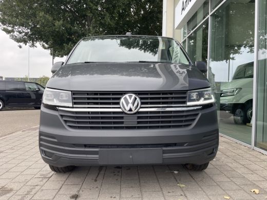Volkswagen Transporter 2.0 TDI 150 pk L2H1 28 | App connect | PDC | Cruise | Handgeschakeld ActivLease financial lease