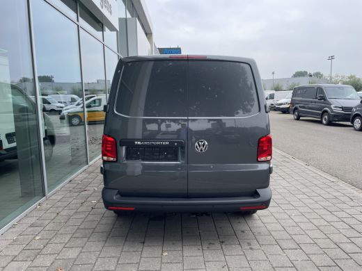 Volkswagen Transporter 2.0 TDI 150 pk L2H1 28 | App connect | PDC | Cruise | Handgeschakeld ActivLease financial lease