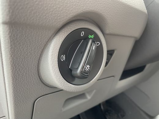 Volkswagen Transporter 2.0 TDI 150 pk L2H1 28 | PDC | App connect | Cruise control |  Bijrijdersbank ActivLease financial lease