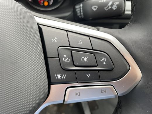 Volkswagen Transporter 2.0 TDI 150 pk L2H1 28 | PDC | App connect | Cruise control |  Bijrijdersbank ActivLease financial lease