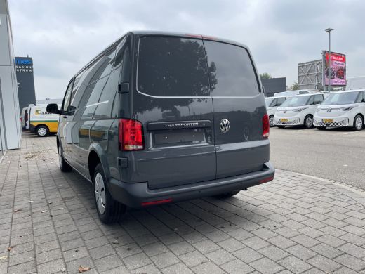 Volkswagen Transporter 2.0 TDI 150 pk L2H1 28 | PDC | App connect | Cruise control |  Bijrijdersbank ActivLease financial lease