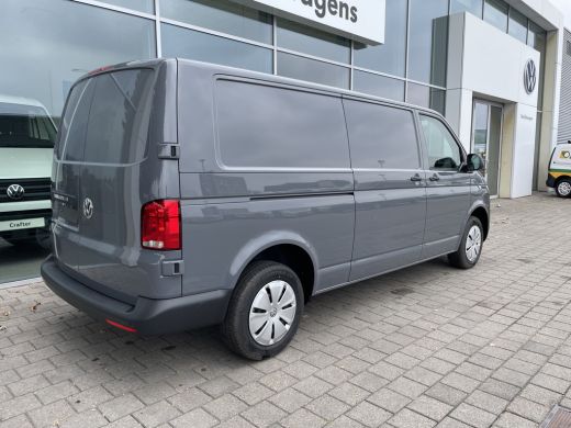 Volkswagen Transporter 2.0 TDI 150 pk L2H1 28 | PDC | App connect | Cruise control |  Bijrijdersbank ActivLease financial lease