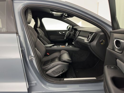Volvo  V60 2.0 B3 R-Design (INCL.BTW) *LEATHER-FABRIC | FULL-LED | MEMORY-PACK | HEATED-SPORTSEATS | LANE-AS... ActivLease financial lease