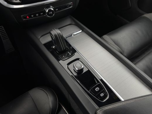 Volvo  V60 2.0 B3 R-Design (INCL.BTW) *LEATHER-FABRIC | FULL-LED | MEMORY-PACK | HEATED-SPORTSEATS | LANE-AS... ActivLease financial lease