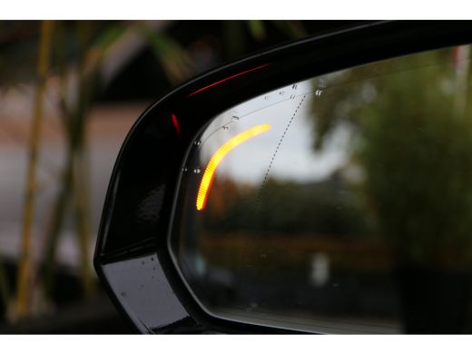 Volvo  V60 2.0 T6 Plug-in hybrid AWD Essential Bright | Trekhaak | Adaptive Cruise | BLIS | Camera | Stuur/s... ActivLease financial lease