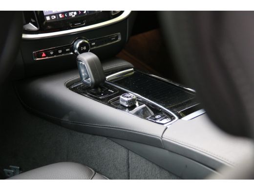 Volvo  V60 2.0 T6 Plug-in hybrid AWD Essential Bright | Trekhaak | Adaptive Cruise | BLIS | Camera | Stuur/s... ActivLease financial lease