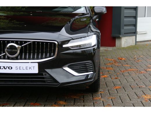 Volvo  V60 2.0 T6 Plug-in hybrid AWD Essential Bright | Trekhaak | Adaptive Cruise | BLIS | Camera | Stuur/s... ActivLease financial lease