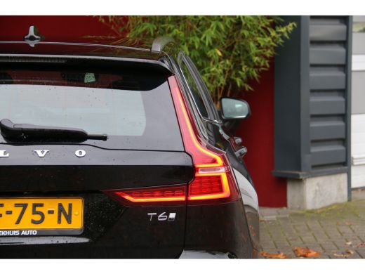 Volvo  V60 2.0 T6 Plug-in hybrid AWD Essential Bright | Trekhaak | Adaptive Cruise | BLIS | Camera | Stuur/s... ActivLease financial lease