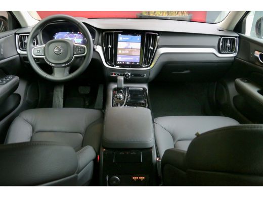 Volvo  V60 2.0 T6 Plug-in hybrid AWD Essential Bright | Trekhaak | Adaptive Cruise | BLIS | Camera | Stuur/s... ActivLease financial lease