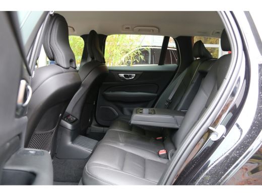 Volvo  V60 2.0 T6 Plug-in hybrid AWD Essential Bright | Trekhaak | Adaptive Cruise | BLIS | Camera | Stuur/s... ActivLease financial lease