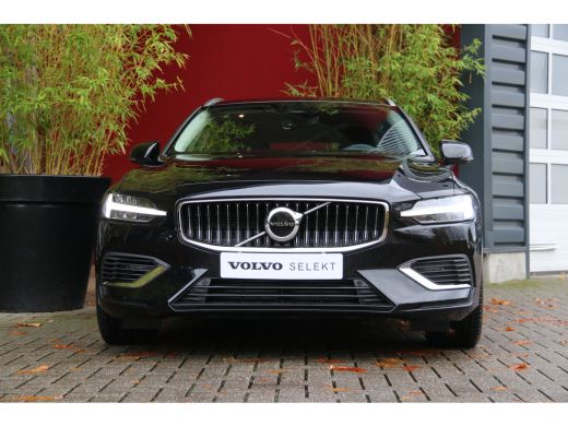 Volvo  V60 2.0 T6 Plug-in hybrid AWD Essential Bright | Trekhaak | Adaptive Cruise | BLIS | Camera | Stuur/s... ActivLease financial lease
