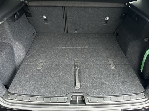 Volvo  XC40 1.5 T2 Essential | Cruise control | Parkeersensor achter | Radio ActivLease financial lease