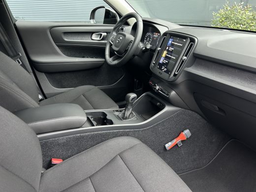 Volvo  XC40 1.5 T2 Essential | Cruise control | Parkeersensor achter | Radio ActivLease financial lease