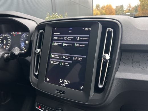 Volvo  XC40 1.5 T2 Essential | Cruise control | Parkeersensor achter | Radio ActivLease financial lease