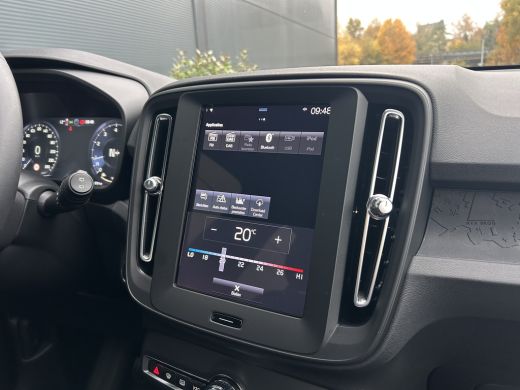 Volvo  XC40 1.5 T2 Essential | Cruise control | Parkeersensor achter | Radio ActivLease financial lease