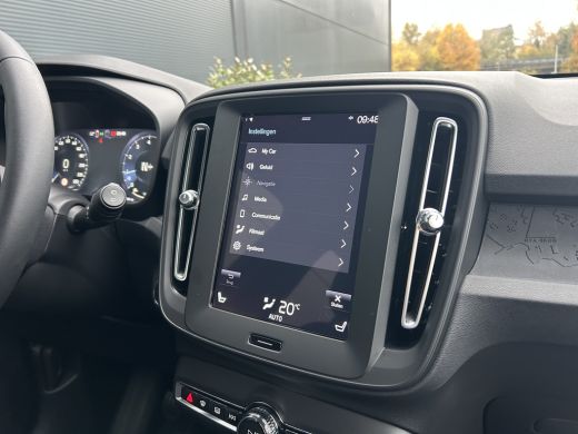 Volvo  XC40 1.5 T2 Essential | Cruise control | Parkeersensor achter | Radio ActivLease financial lease