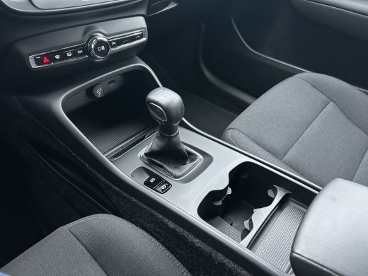 Volvo  XC40 1.5 T2 Essential | Cruise control | Parkeersensor achter | Radio ActivLease financial lease