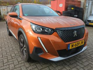 Peugeot 2008 1.2 PureTech Allure | Automaat | Navi by app | Apple carplay | Camera | All season | 65.000km |