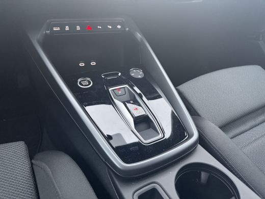 Audi A3 Limousine 35 150pk TFSI S edition Head-up display | MMI navigatie plus MMI touch | Cruise control... ActivLease financial lease