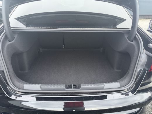 Audi A3 Limousine 35 150pk TFSI S edition Head-up display | MMI navigatie plus MMI touch | Cruise control... ActivLease financial lease