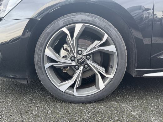 Audi A3 Limousine 35 150pk TFSI S edition Head-up display | MMI navigatie plus MMI touch | Cruise control... ActivLease financial lease