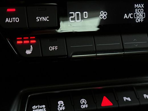 Audi A3 Limousine 35 150pk TFSI S edition Head-up display | MMI navigatie plus MMI touch | Cruise control... ActivLease financial lease