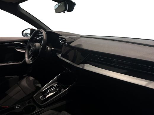Audi A3 Limousine 35 150pk TFSI S edition Head-up display | MMI navigatie plus MMI touch | Cruise control... ActivLease financial lease