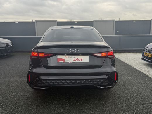 Audi A3 Limousine 35 150pk TFSI S edition Head-up display | MMI navigatie plus MMI touch | Cruise control... ActivLease financial lease