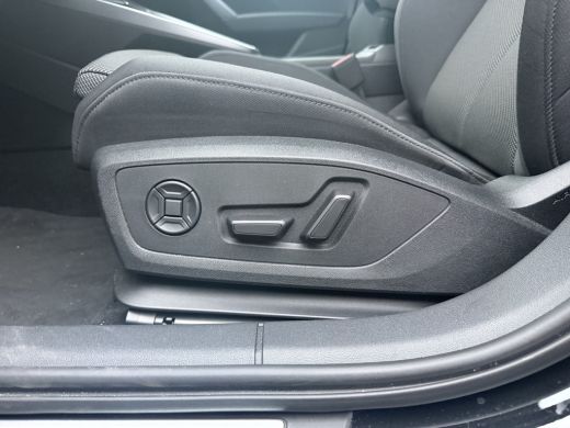 Audi A3 Limousine 35 150pk TFSI S edition Head-up display | MMI navigatie plus MMI touch | Cruise control... ActivLease financial lease