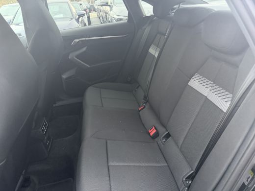 Audi A3 Limousine 35 150pk TFSI S edition Head-up display | MMI navigatie plus MMI touch | Cruise control... ActivLease financial lease