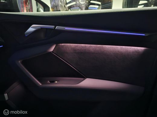 Audi A3 Limousine 35 TFSI S edition Panorama/Keyless/RS Seats/Matrix/S-line ActivLease financial lease