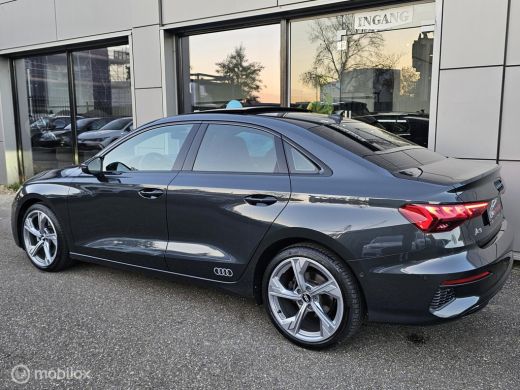 Audi A3 Limousine 35 TFSI S edition Panorama/Keyless/RS Seats/Matrix/S-line ActivLease financial lease