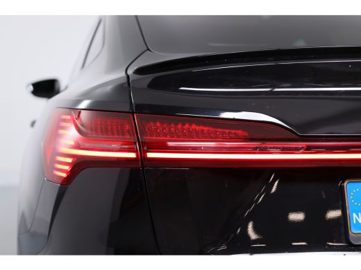 Audi e-tron 55 quattro S edition 95 kWh | Trekhaak | B&O | Dealer Onderhouden! | Navi | Camera | Cruise Adapt... ActivLease financial lease