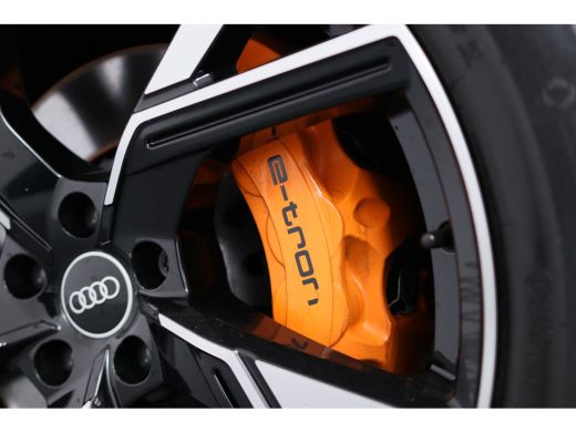 Audi e-tron 55 quattro S edition 95 kWh | Trekhaak | B&O | Dealer Onderhouden! | Navi | Camera | Cruise Adapt... ActivLease financial lease