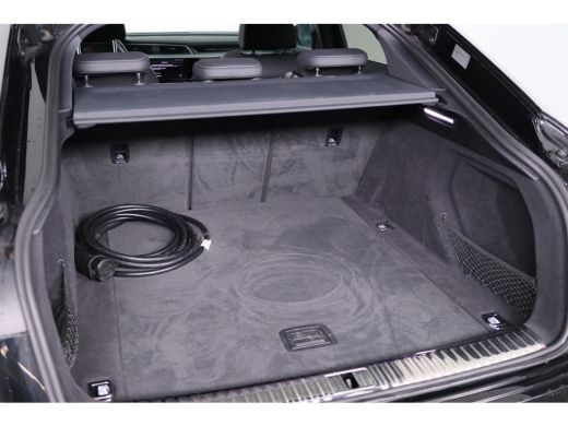 Audi e-tron 55 quattro S edition 95 kWh | Trekhaak | B&O | Dealer Onderhouden! | Navi | Camera | Cruise Adapt... ActivLease financial lease