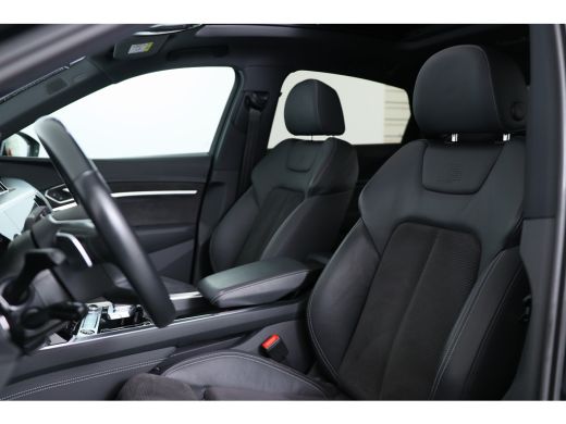 Audi e-tron 55 quattro S edition 95 kWh | Trekhaak | B&O | Dealer Onderhouden! | Navi | Camera | Cruise Adapt... ActivLease financial lease
