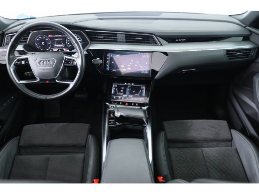 Audi e-tron 55 quattro S edition 95 kWh | Trekhaak | B&O | Dealer Onderhouden! | Navi | Camera | Cruise Adapt... ActivLease financial lease