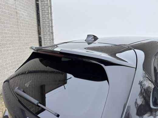 BMW 1 Serie 118i Executive | Achterbank in delen neerklapbaar | Achteruitrijcamera | Alarm klasse 3 ActivLease financial lease