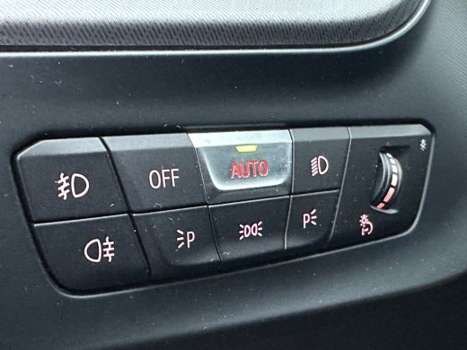 BMW 1 Serie 118i Executive | Achterbank in delen neerklapbaar | Achteruitrijcamera | Alarm klasse 3 ActivLease financial lease