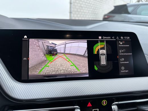 BMW 1 Serie 118i Executive | Achterbank in delen neerklapbaar | Achteruitrijcamera | Alarm klasse 3 ActivLease financial lease