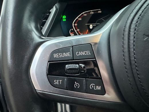 BMW 1 Serie 118i Executive | Achterbank in delen neerklapbaar | Achteruitrijcamera | Alarm klasse 3 ActivLease financial lease