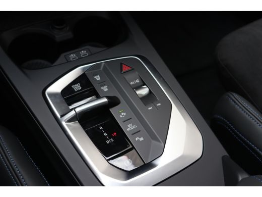 BMW 1 Serie 120 M Sport Automaat / Panoramadak / Sportstoelen / M Adaptief onderstel / Achteruitrijcamera / C... ActivLease financial lease