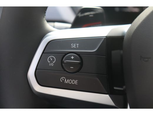 BMW 1 Serie 120 M Sport Automaat / Panoramadak / Sportstoelen / M Adaptief onderstel / Achteruitrijcamera / C... ActivLease financial lease