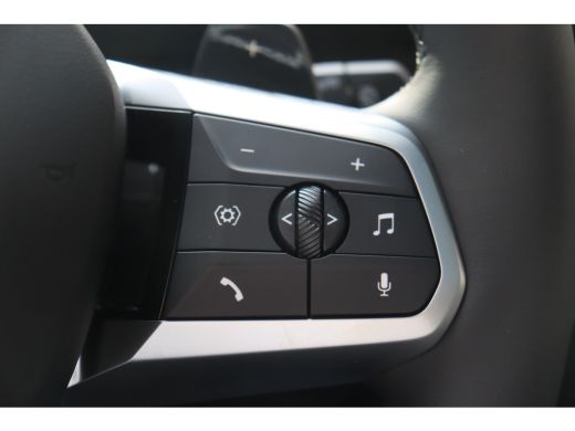 BMW 1 Serie 120 M Sport Automaat / Panoramadak / Sportstoelen / M Adaptief onderstel / Achteruitrijcamera / C... ActivLease financial lease