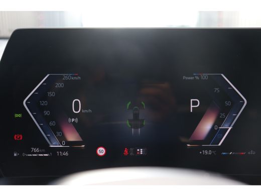 BMW 1 Serie 120 M Sport Automaat / Panoramadak / Sportstoelen / M Adaptief onderstel / Achteruitrijcamera / C... ActivLease financial lease