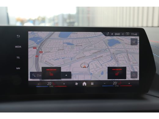 BMW 1 Serie 120 M Sport Automaat / Panoramadak / Sportstoelen / M Adaptief onderstel / Achteruitrijcamera / C... ActivLease financial lease